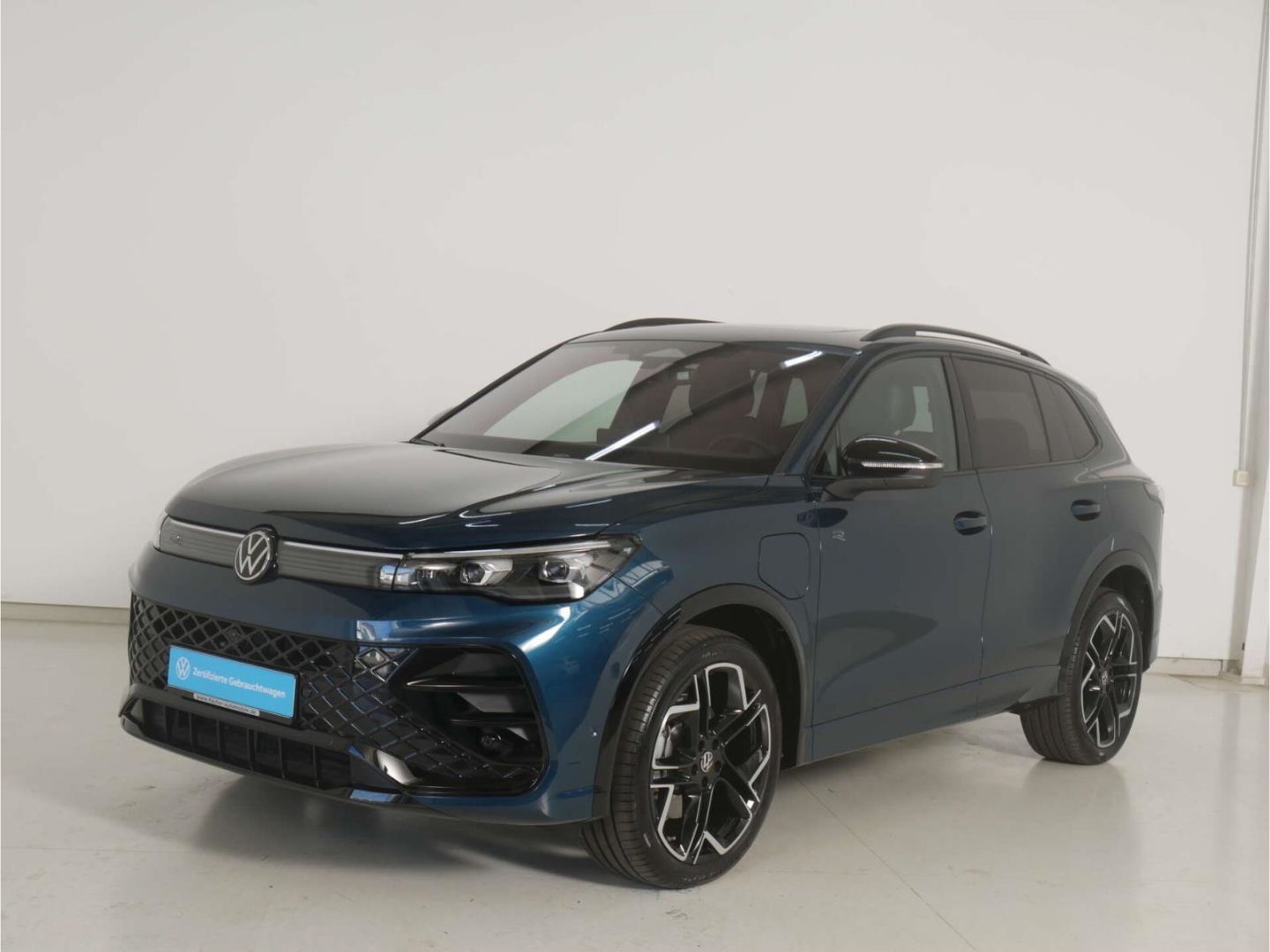 Volkswagen Tiguan 1.5 eHybrid R-Line Black Style PANO AHK foto 2
