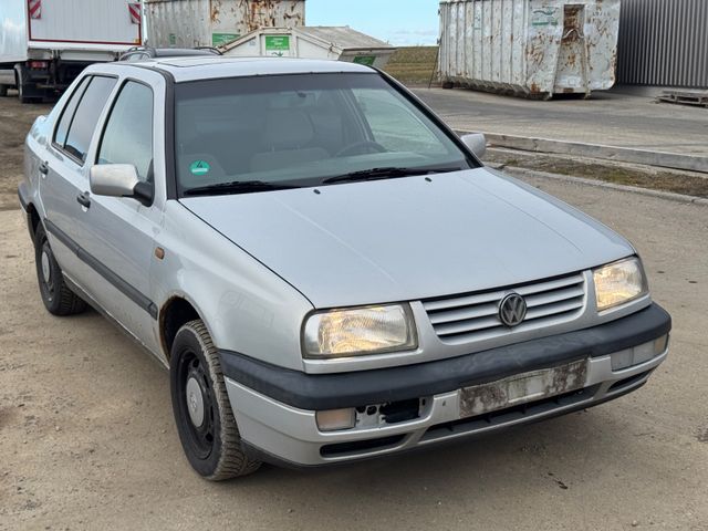 Volkswagen Vento 1.8 GLX Automatik /SERVOLENKUNG/ZENTRAL