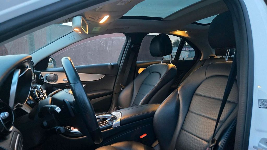 Image of Mercedes-Benz C 300
