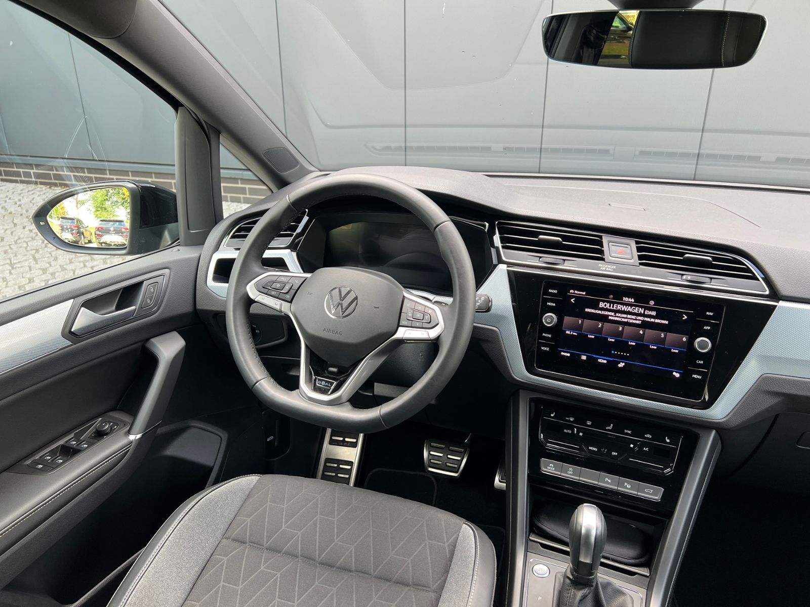 Fahrzeugabbildung Volkswagen Touran GOAL 2.0 TDI DSG *AHK, IQ.Light, ACC, Kam