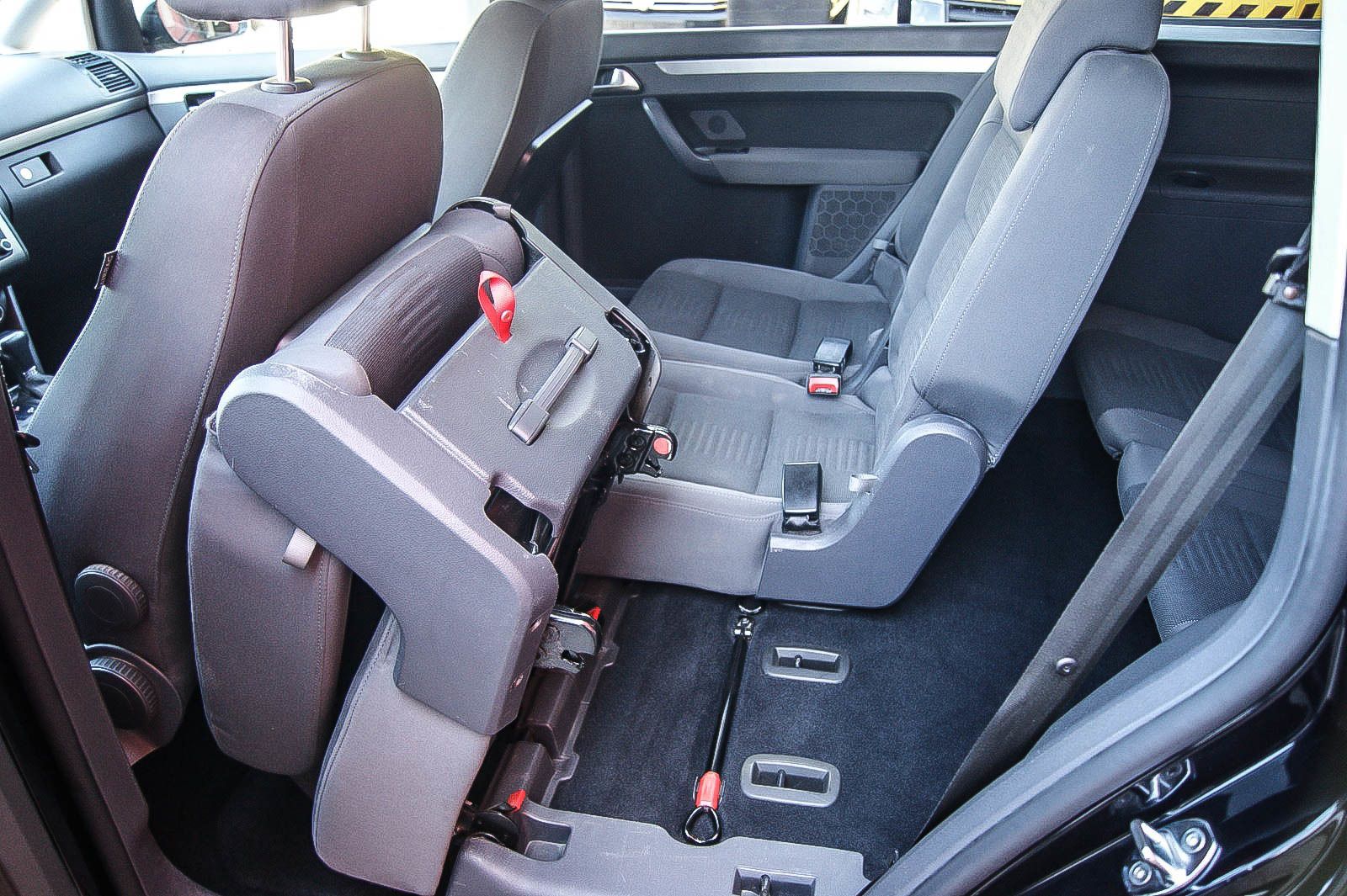 Fahrzeugabbildung Volkswagen Touran 1.4TSI DSG Highline 7-SITZE