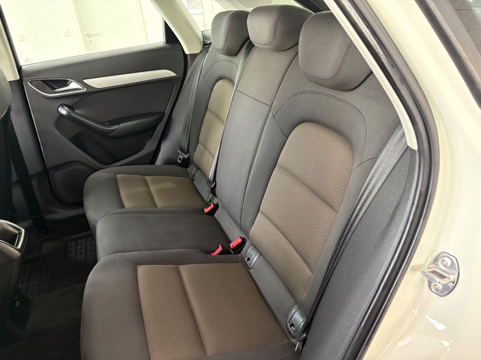 Fahrzeugabbildung Audi Q3 1.4 TFSI * PANORAMADACH*NAVI* 1.HAND *