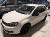 Volkswagen Golf VI Style  Navi*PDC*Sitzhzg - Volkswagen Golf aus 2011: Style