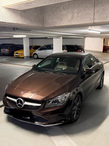 MERCEDES-BENZ Mercedes Benz CLA 220d (Business Paket )