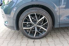 VW Tiguan 2.0 TDI/ IQ.DRIVE/ H&K/ MATRIX/ DISCOVER VW Tiguan 2.0 TDI/ IQ.DRIVE/ H&K/ MATRIX/ DISCOVER