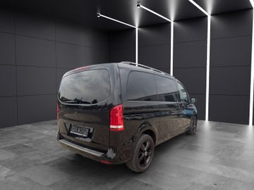 Mercedes V 220 - 6
