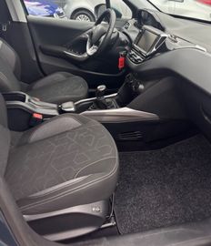 Peugeot 2008 - 10