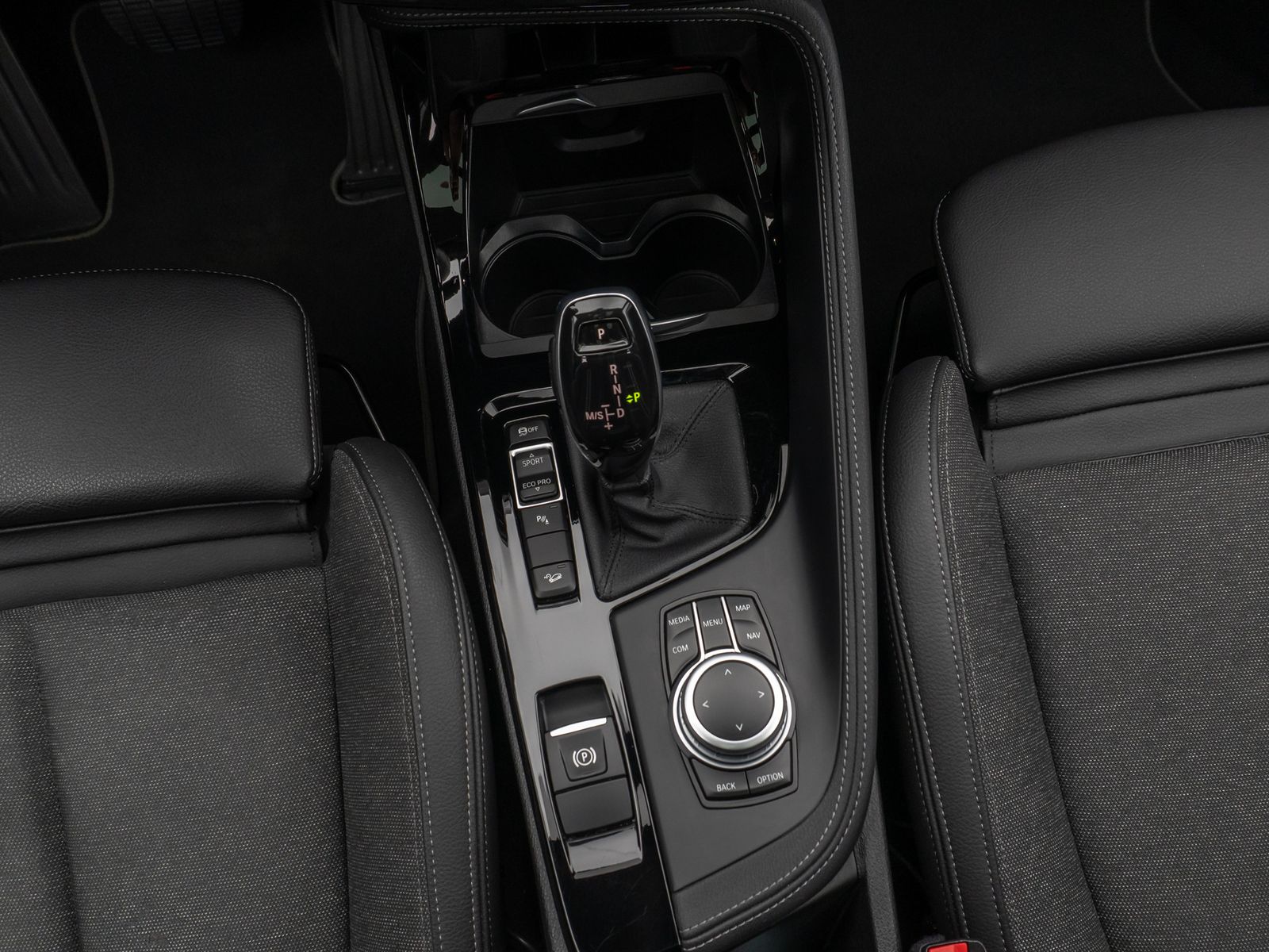 Fahrzeugabbildung BMW X1 xD20i Sport Line Panorama Kamera HUD DAB HiFi