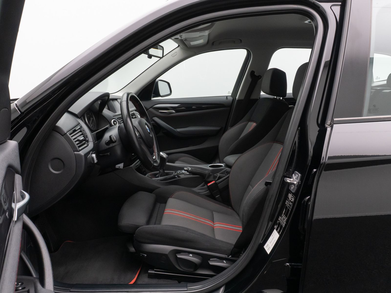 Fahrzeugabbildung BMW X1 sD18i Sport Line Xenon PDC NaviBusiness 18"