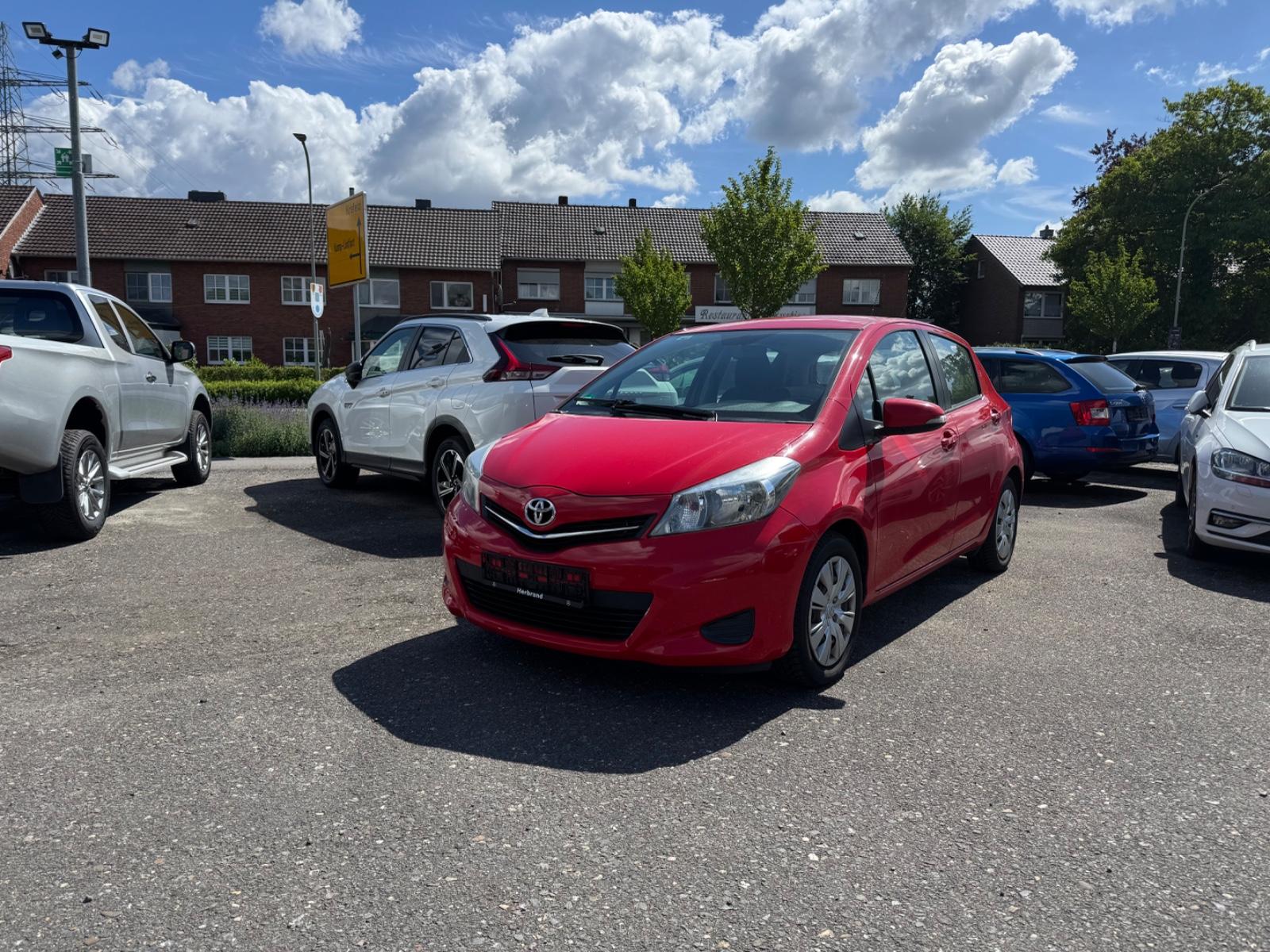 Toyota Yaris Life