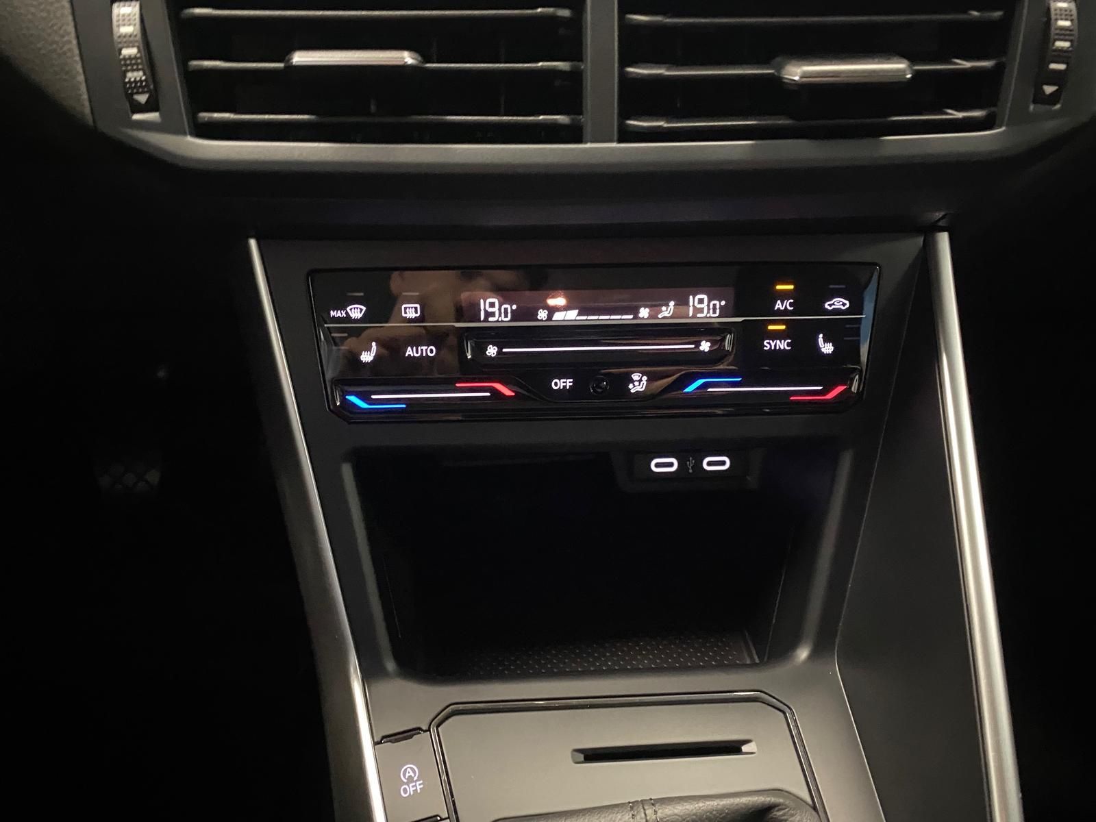 Fahrzeugabbildung Volkswagen Polo 1.0 TSI Life APP+KLIMA+KAMERA+PDC+SITZHEI++