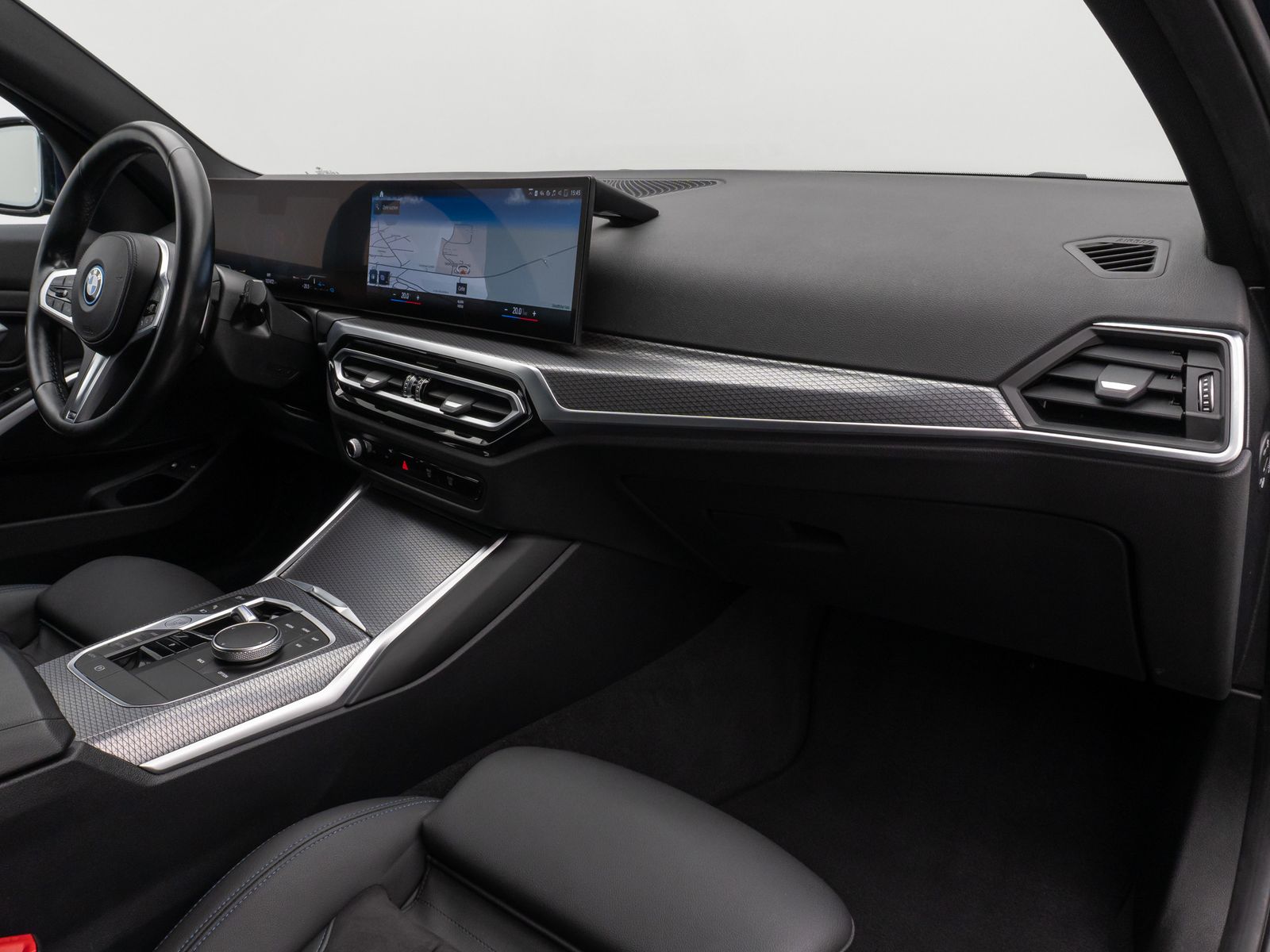Fahrzeugabbildung BMW 320e M Sport DAB Widscreen PDC Individual 18Zoll