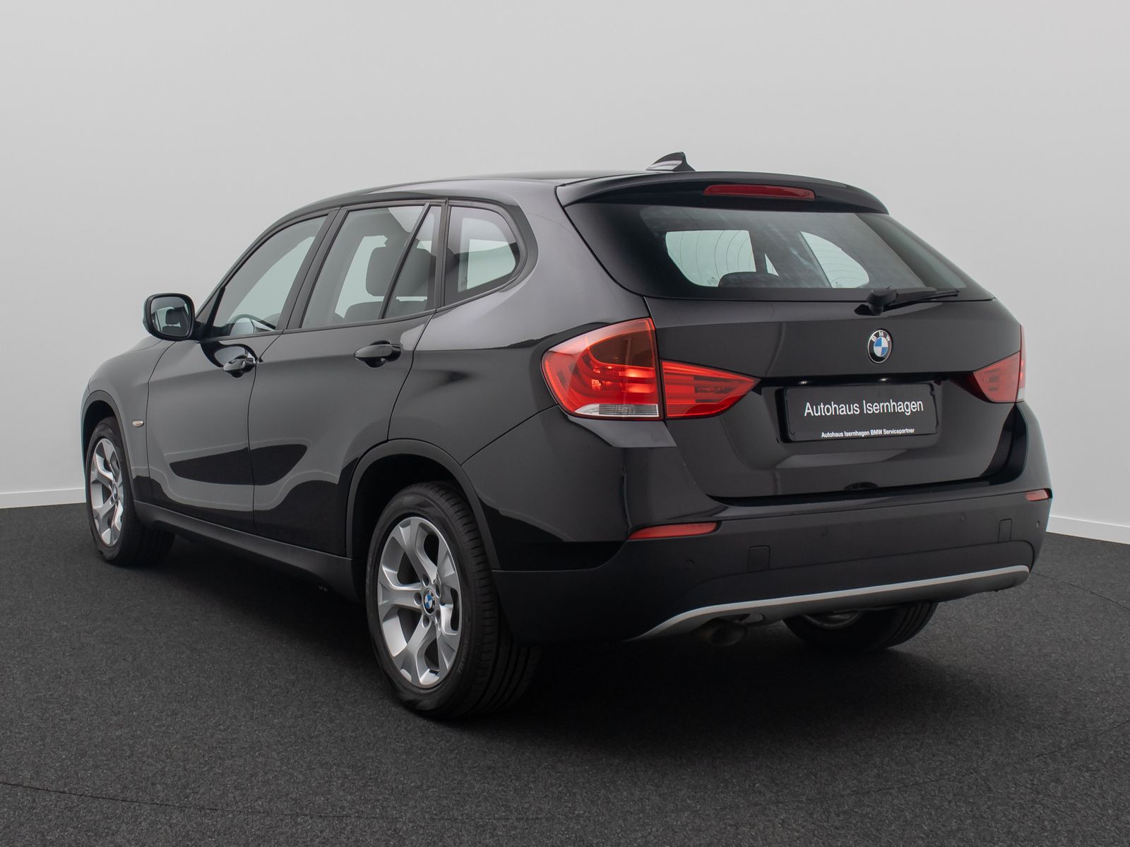 Fahrzeugabbildung BMW X1 sD18d PDC HiFi Leder KlimaAut Multilenkrad LM