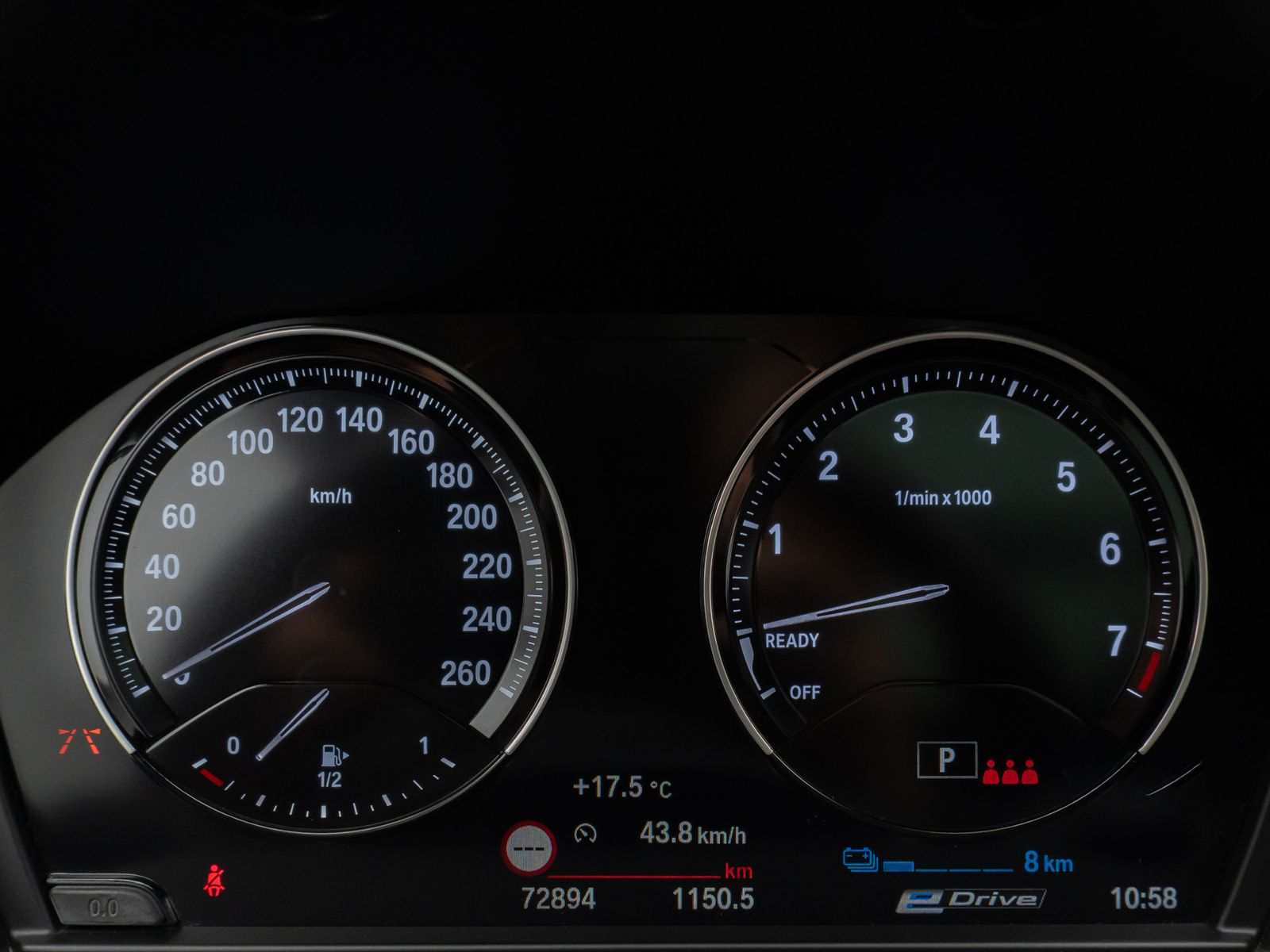 Fahrzeugabbildung BMW X1 xD25e M Sport Panorama Kamera HUD DAB HiFi