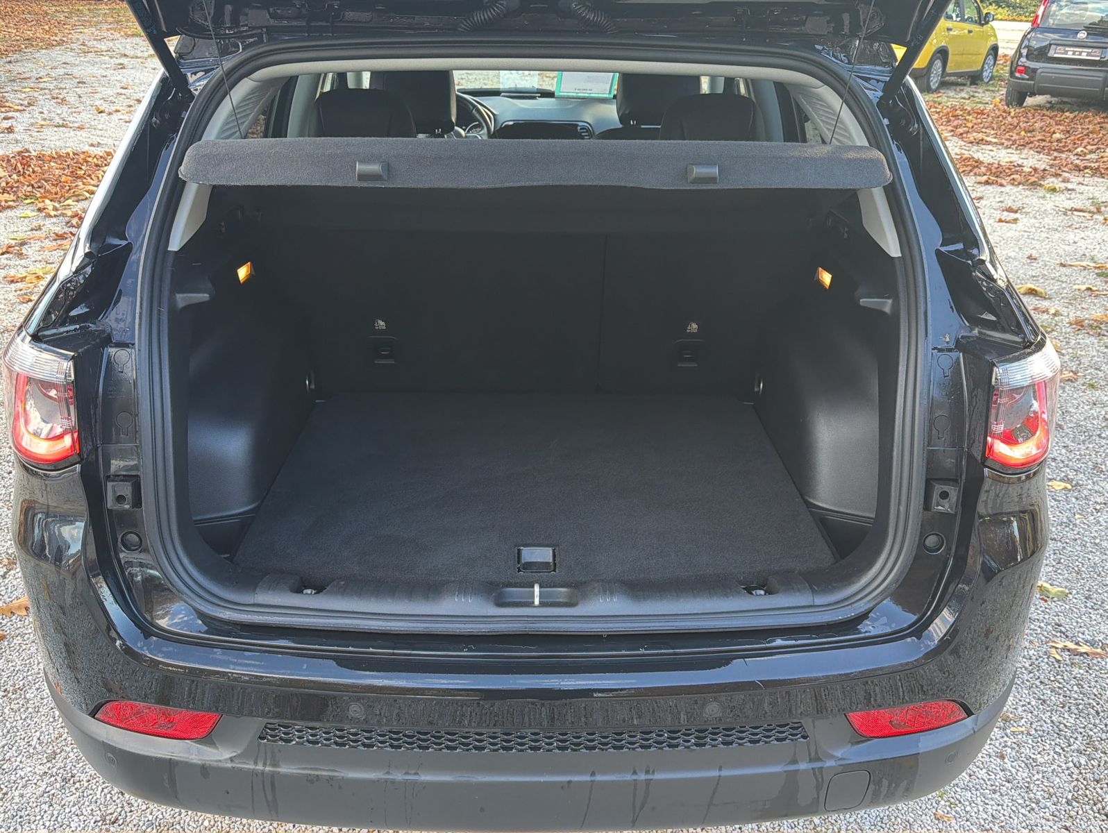 Fahrzeugabbildung Jeep Compass 1.3 T-GDI I4 LIMITED DCT 150 PS