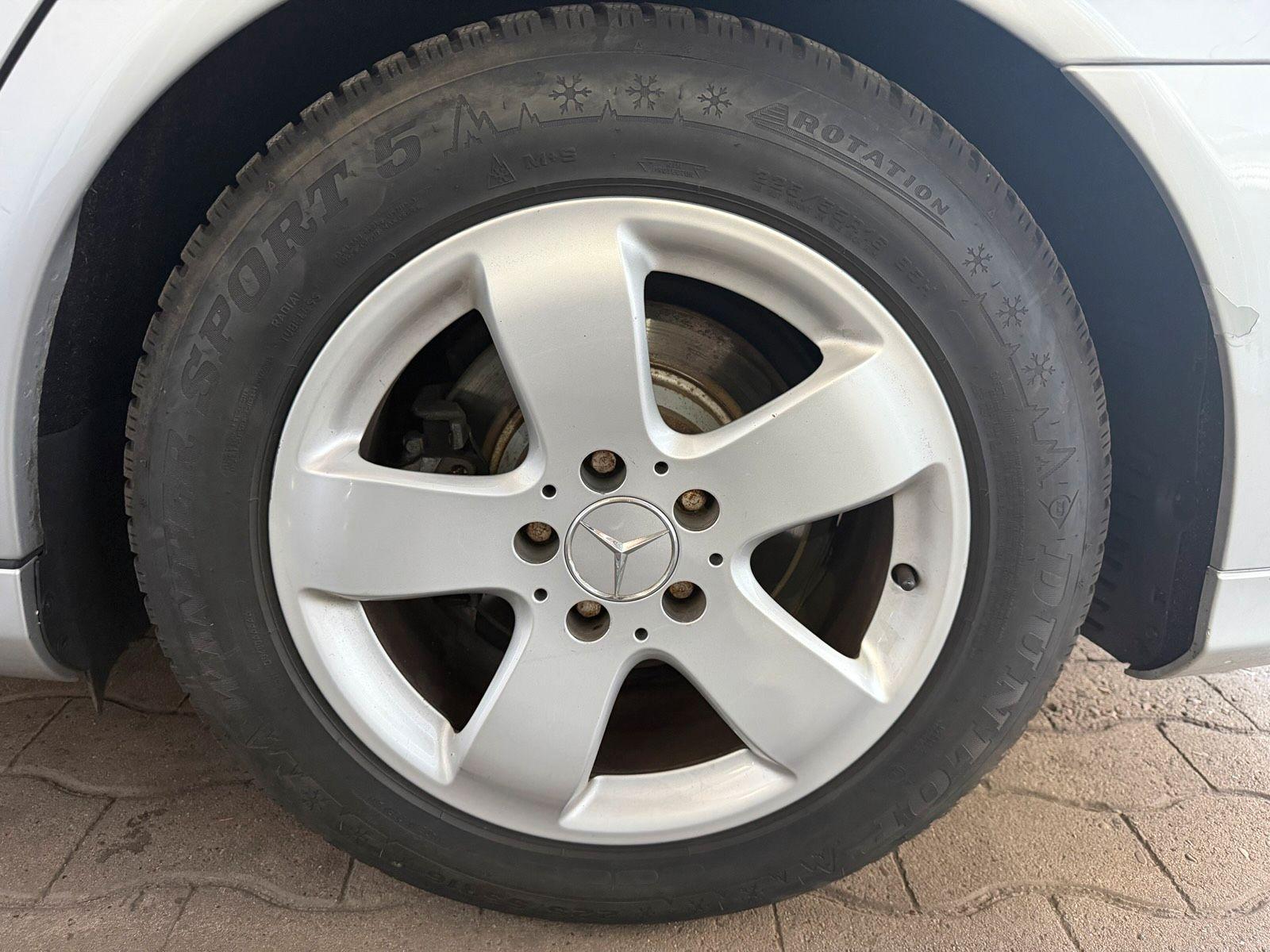 Mercedes-Benz E220 2004 — photo 5