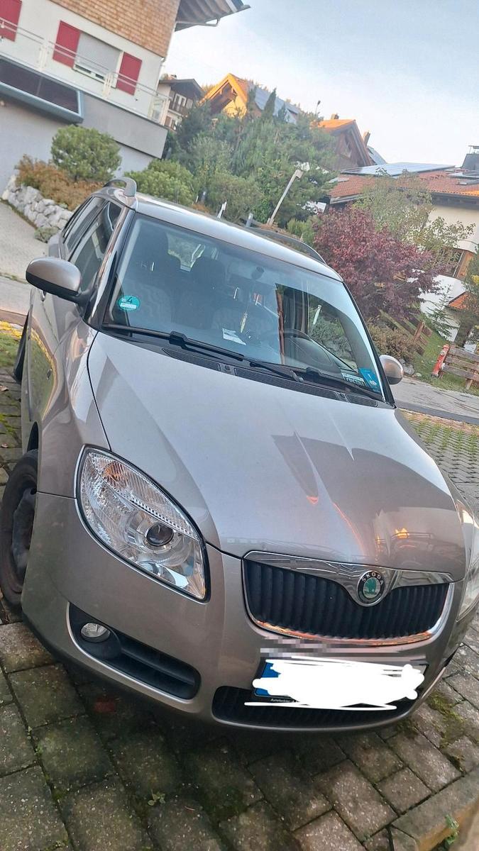 Skoda Fabia 2009 — engine 84 HP (62kW)