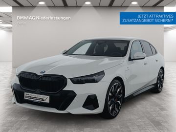 BMW Leasingangebot: BMW 550e xDrive Lim. M SportPro Autobahnassist. AHK
