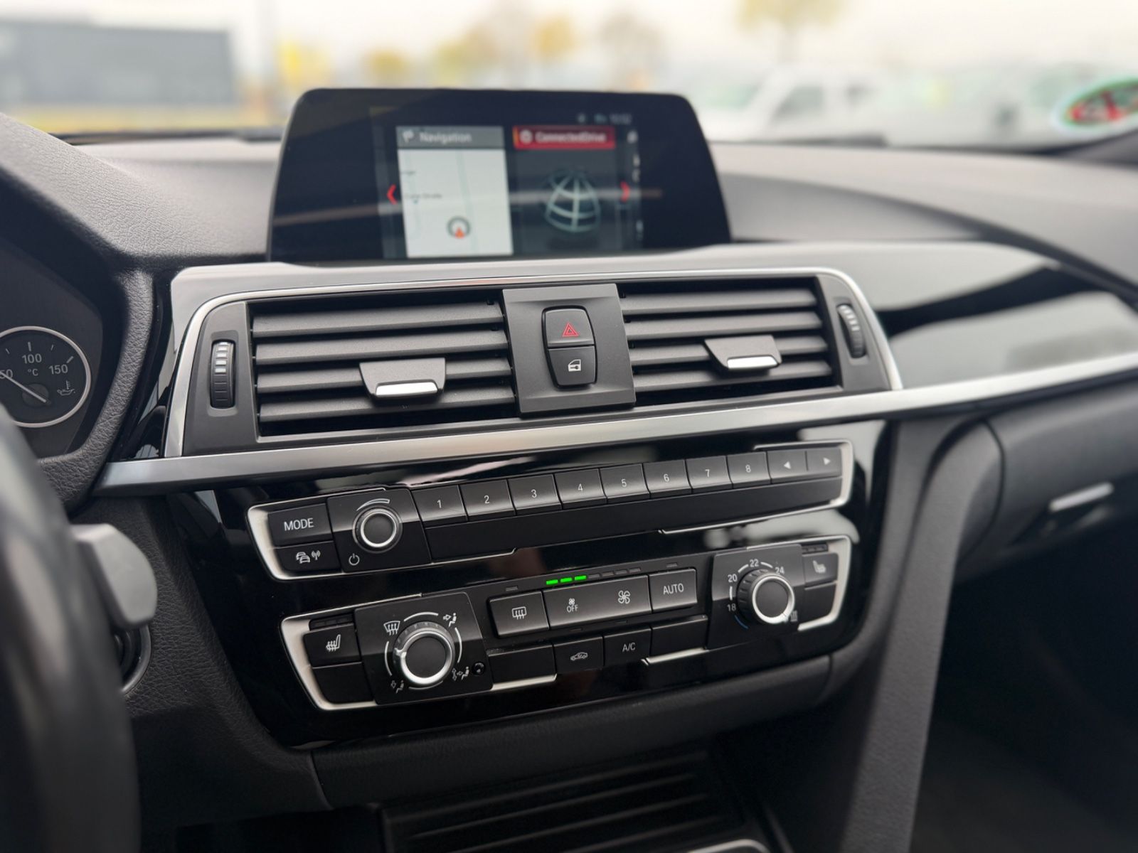 320d Aut. Advantage Pano Leder Navi HUD