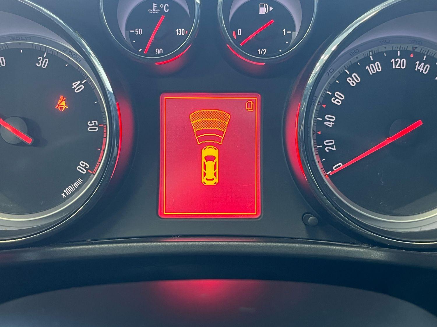 Opel Insignia 2013 — photo 23
