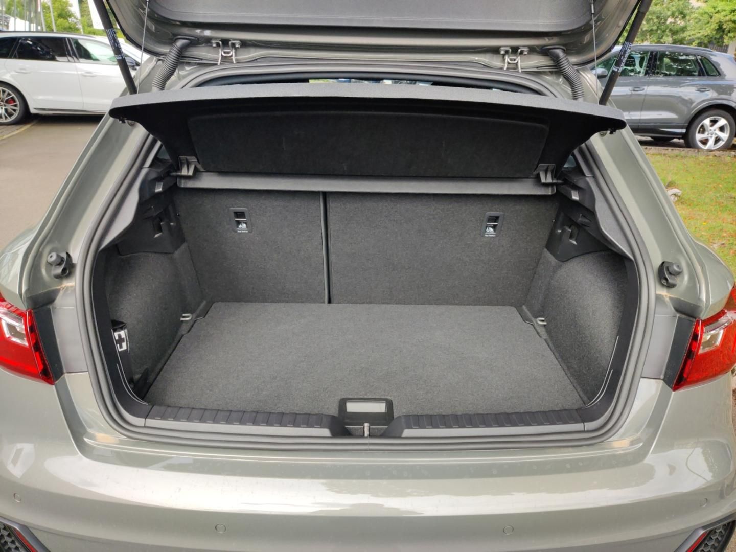 Fahrzeugabbildung Audi A1 Sportback S line 25 TFSI GRA SHZ PhoneBox