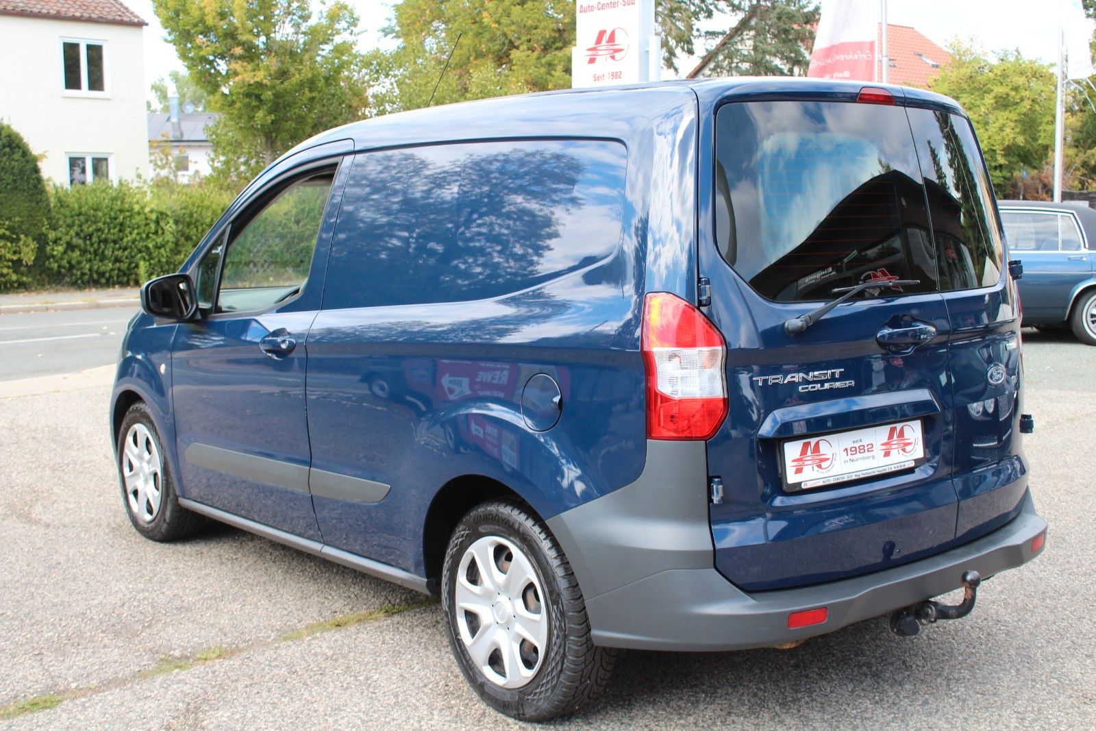 Tourneo Courier 1,0L Ecobooster, Wenig Km!!