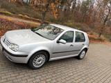 Volkswagen Golf IV, Rentnerfahrzeug - Volkswagen Golf aus 2001: Iv