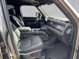 Land Rover Defender 110 D300 X SHZ/22"LM/AHK - Land Rover Defender mit Diesel-Antrieb: Geländewagen