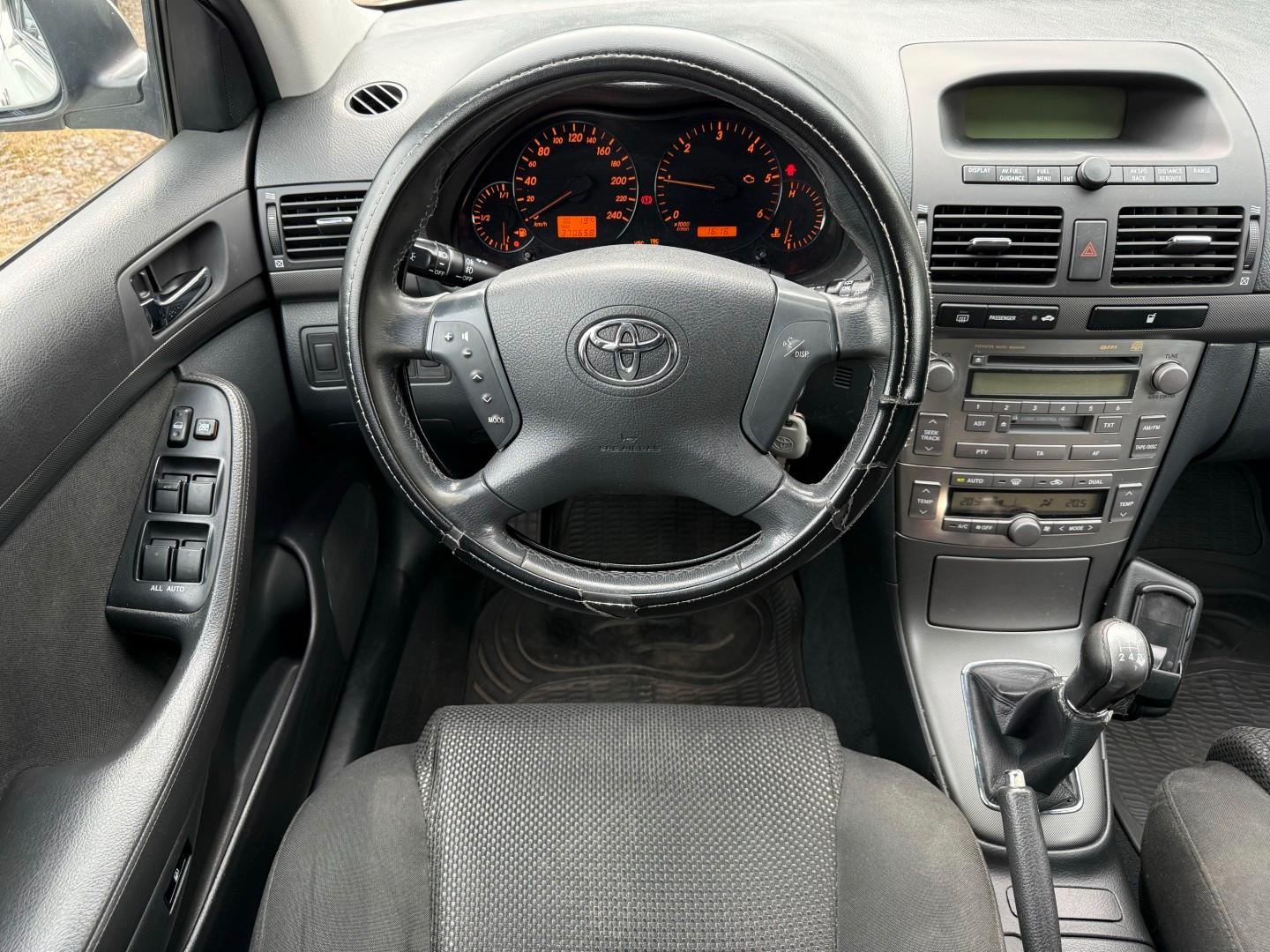 Toyota Avensis 2005 — photo 12