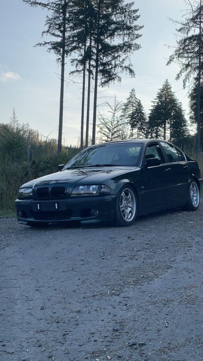 BMW 323