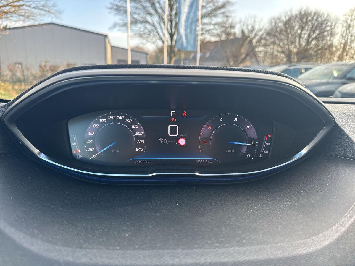 Peugeot 3008 GT / Allwetterreifen / Sitzheizung / Kamera