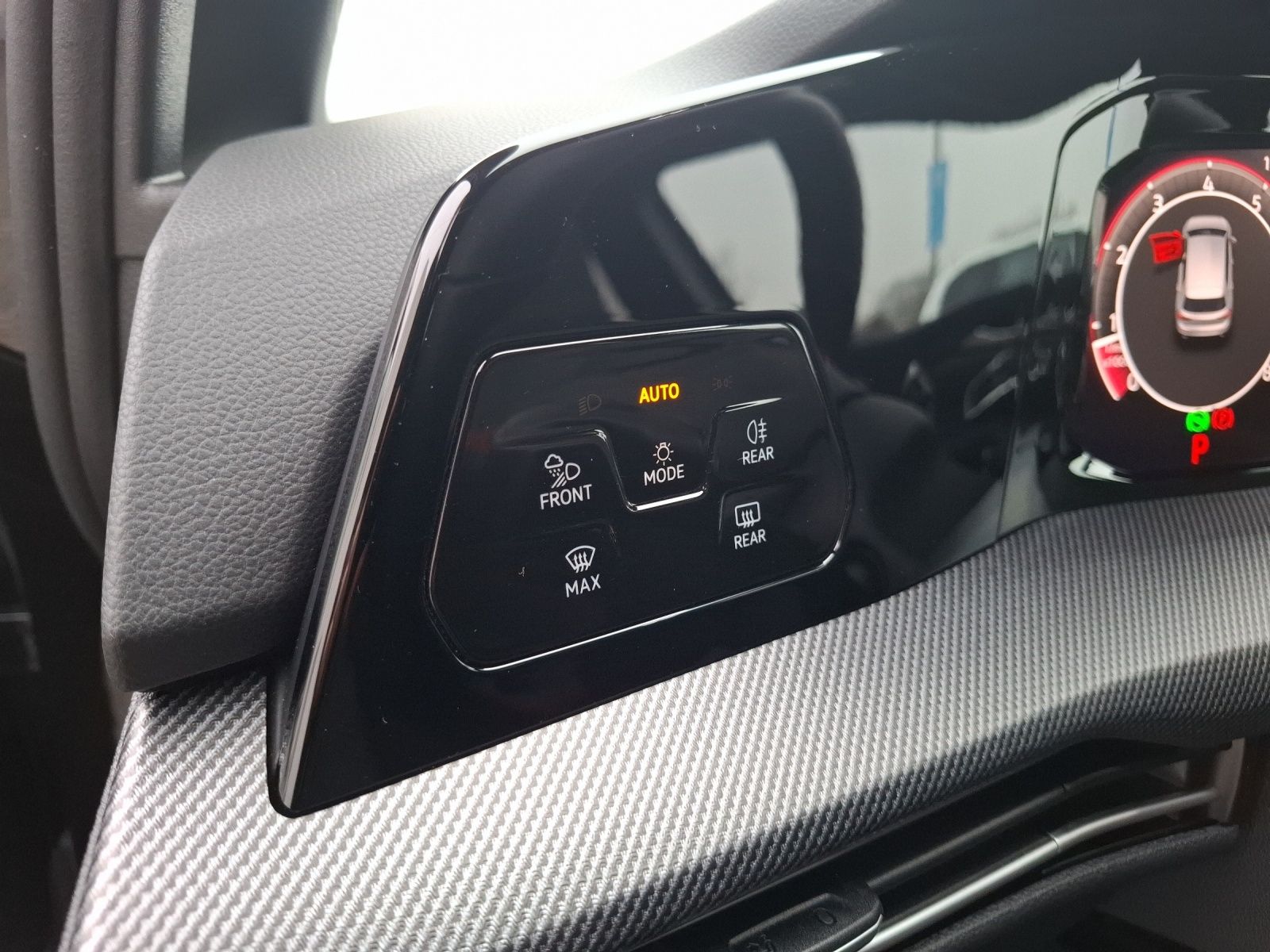 Fahrzeugabbildung Volkswagen Golf VIII GTI DSG LEDplus Navi AID HUD ACC RFK S