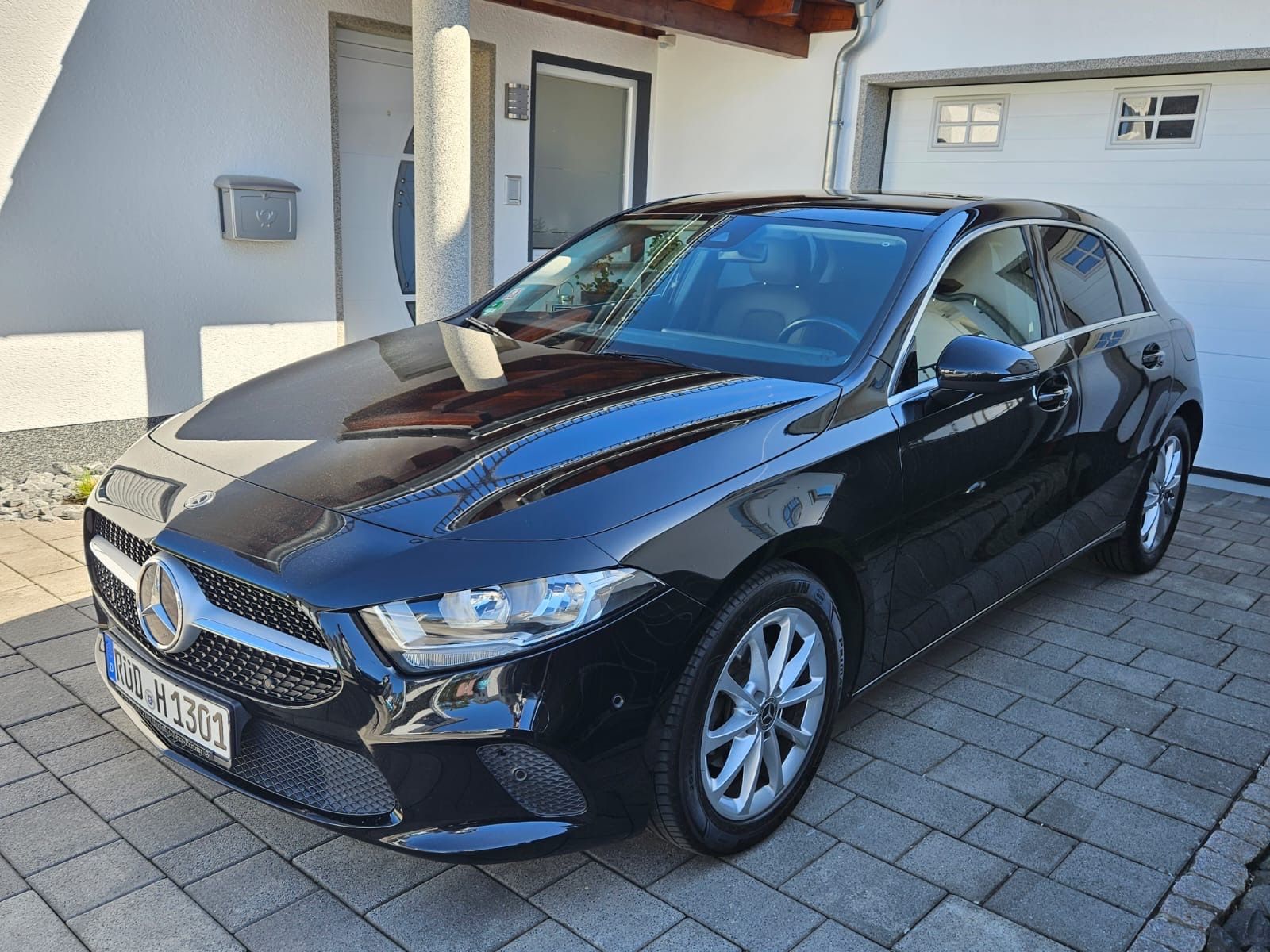 MERCEDES-BENZ A 180 d - (AUTOMATIK)