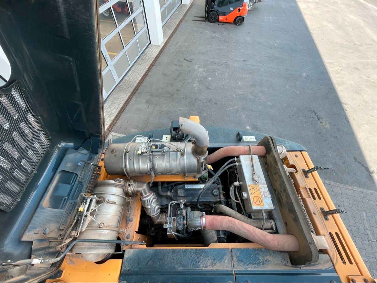Fahrzeugabbildung Hyundai HW 180 / 3.054h / hydr. Grabenräumer / Klima