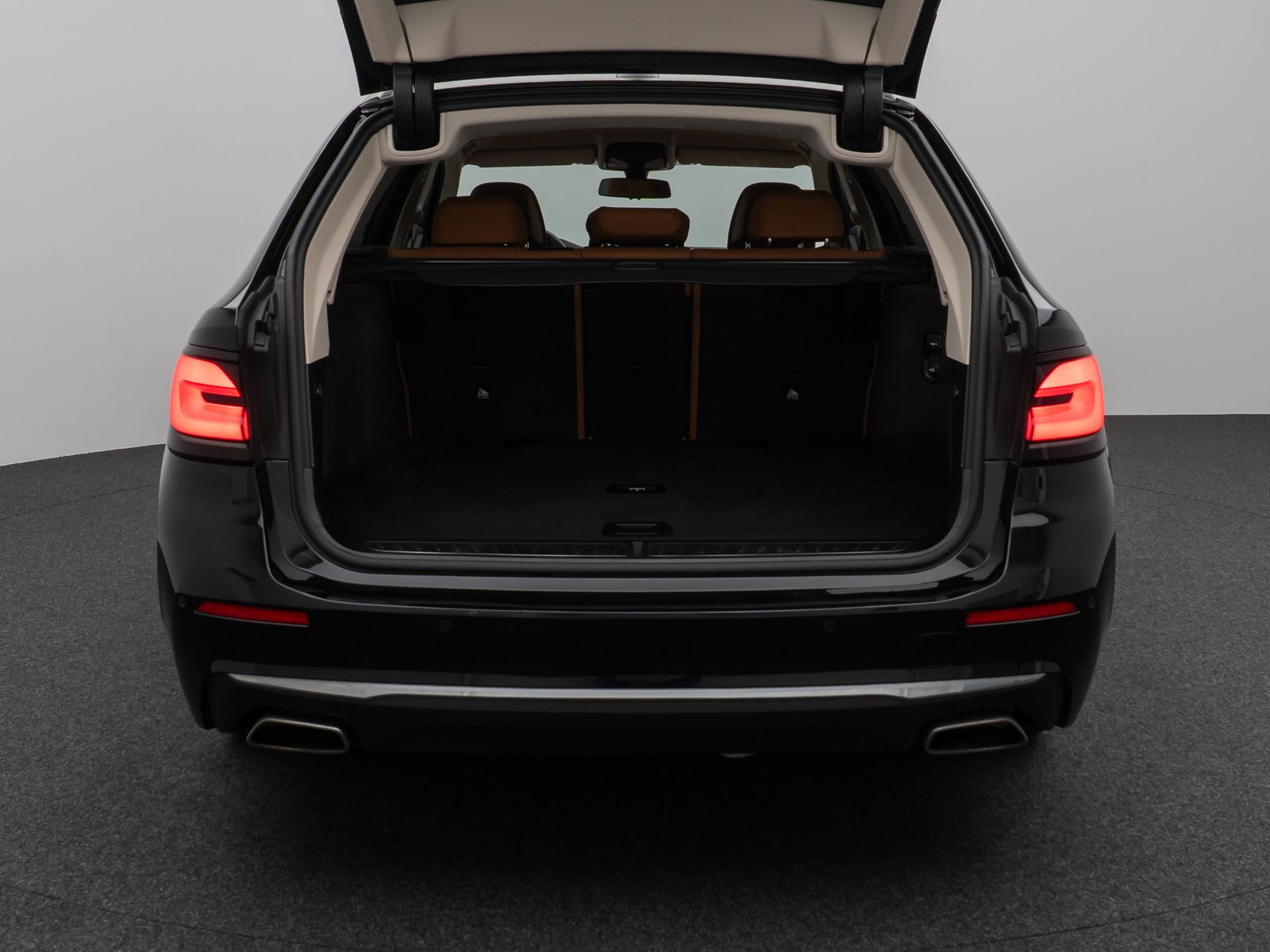 Fahrzeugabbildung BMW 530d xD Luxury Line Laser HUD DAB H/K AHK 19Zoll