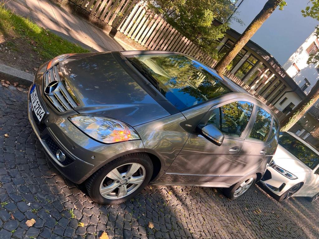 Mercedes-Benz A 180