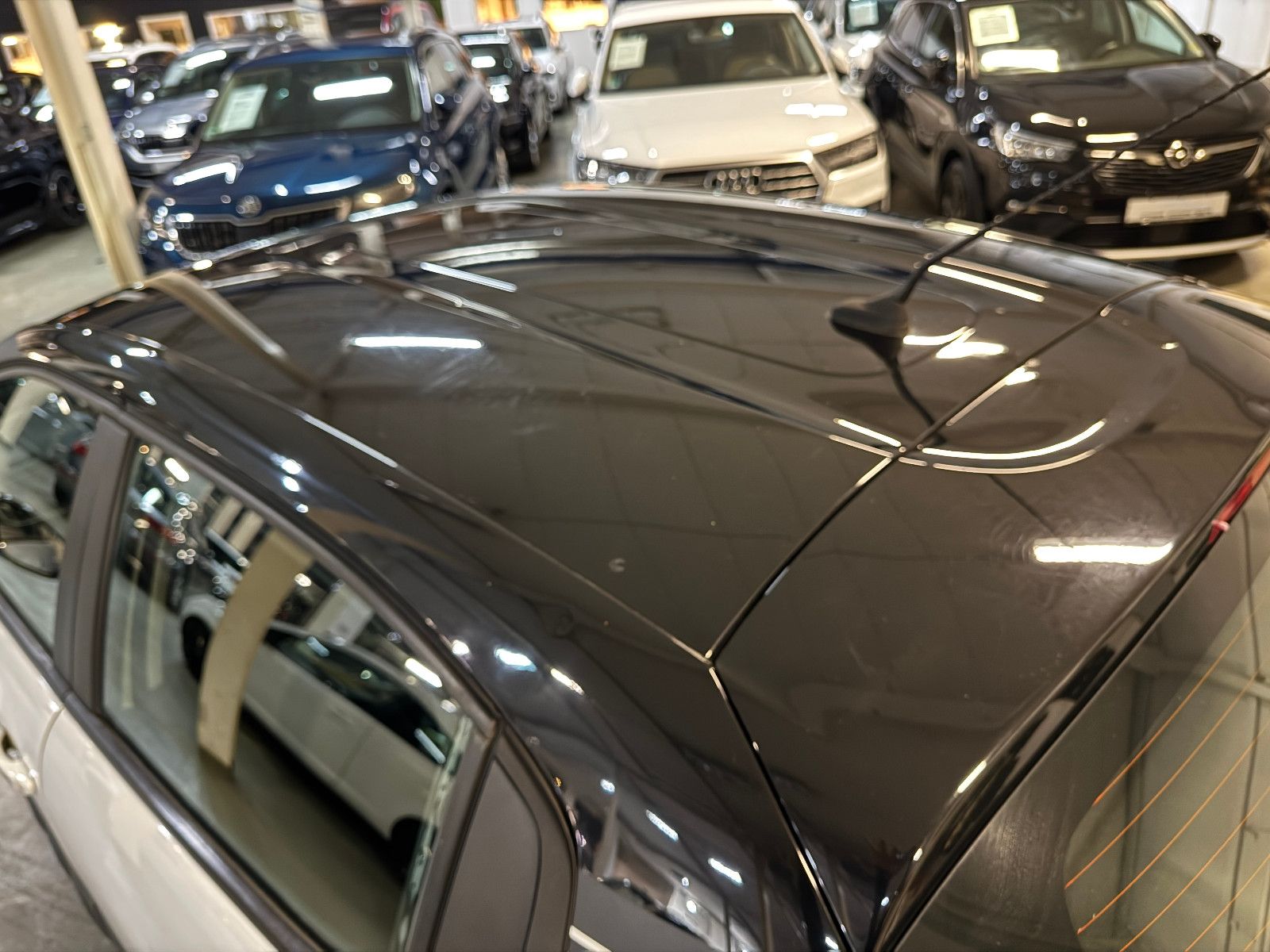 Fahrzeugabbildung Citroën C3 1.6 HDI FEEL COLOR STYLE PAKET NAVI LED VOLL