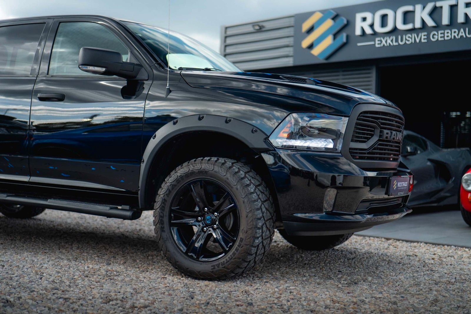 Fahrzeugabbildung Dodge RAM 5.7 V8 HEMI 4x4 OFFROAD Night LONGBED RAMBOX
