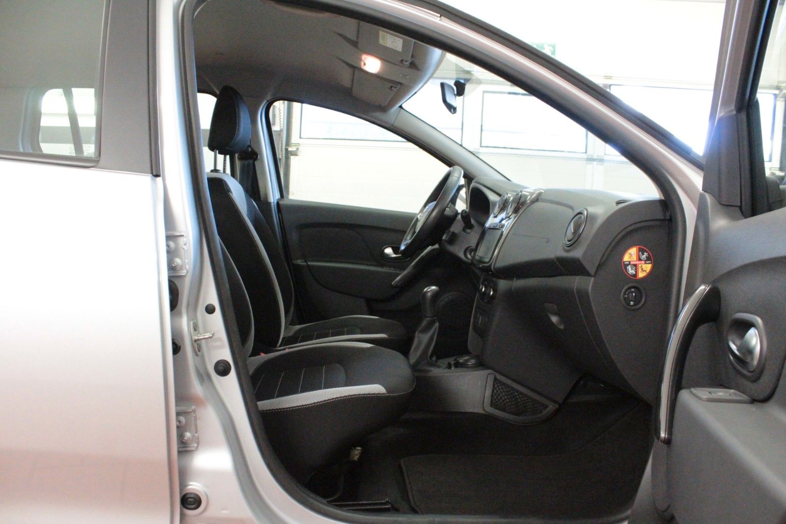 Fahrzeugabbildung Dacia Logan MCV TCe90 Stepway*Navi*Klima*