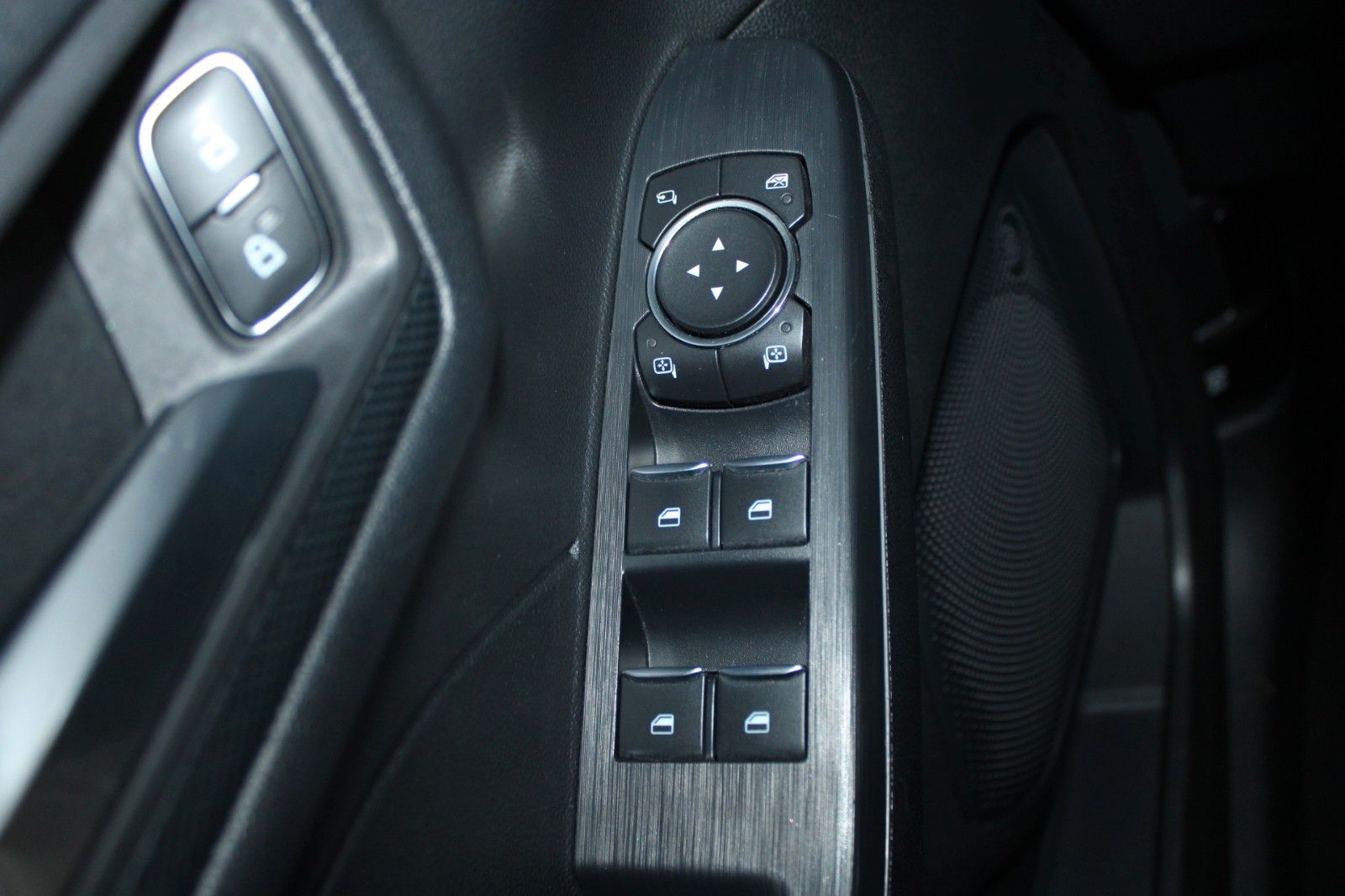 Fahrzeugabbildung Ford Kuga 2.5 PHEV ST-Line Aut. NAVI CAM WinterPaket