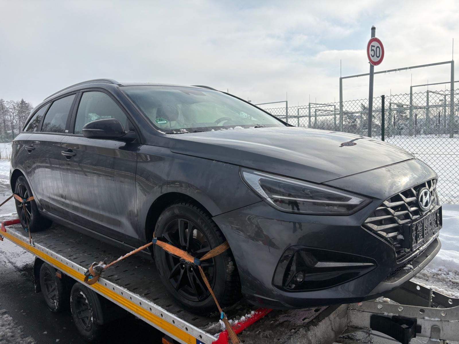 Hyundai i30 1.6 CRDi 85kW Style DCT*MOTOR GETRIEBE OK*