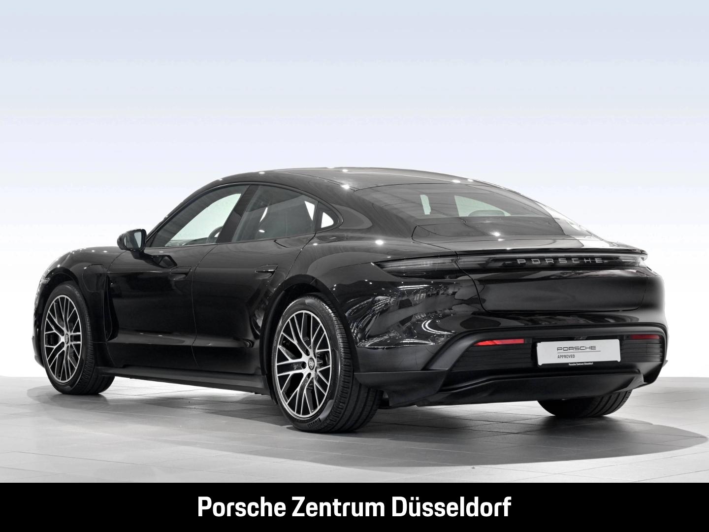 Porsche Taycan Surround-View 20-Zoll Abstandstempomat