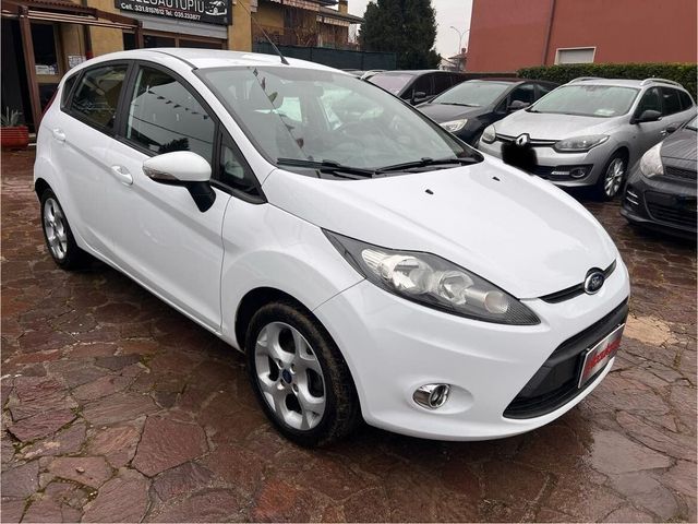 Ford Fiesta 1.4 TDCi 70CV 5 porte Titanium