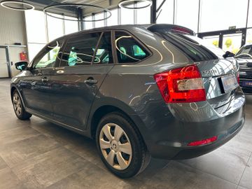 Skoda Rapid*KLIMAAUTO*SZHZ*CARPLAY*NAVI*TEMPO*TÜV0927