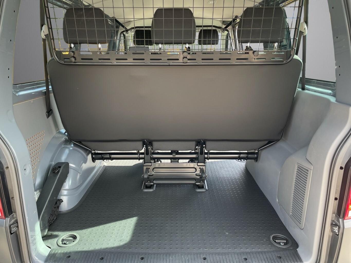 Volkswagen T6.1 Transporter Kombi 4Motion 2.0 TDI AHK Kamer