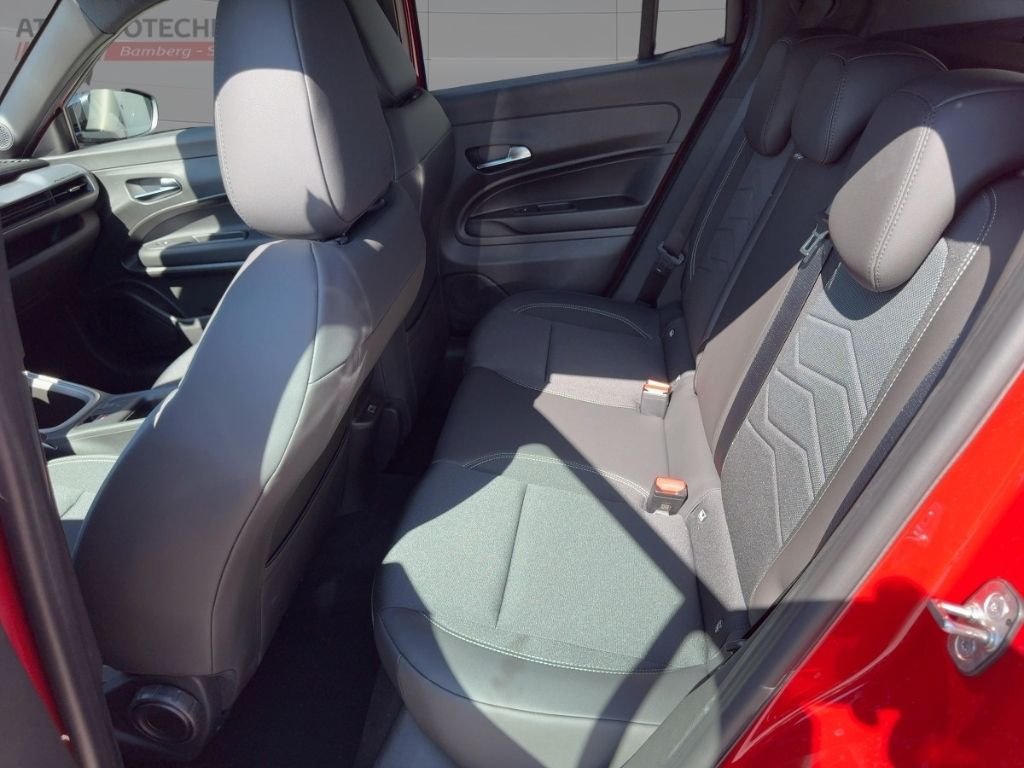 Fahrzeugabbildung Jeep Avenger e-Hybrid ALLWETTER NAVI ELEKTR HECKKL SH