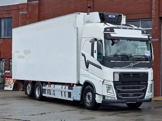 Volvo FH 13.540 Globetrotter 6x2*4 - Carrier Supra 850