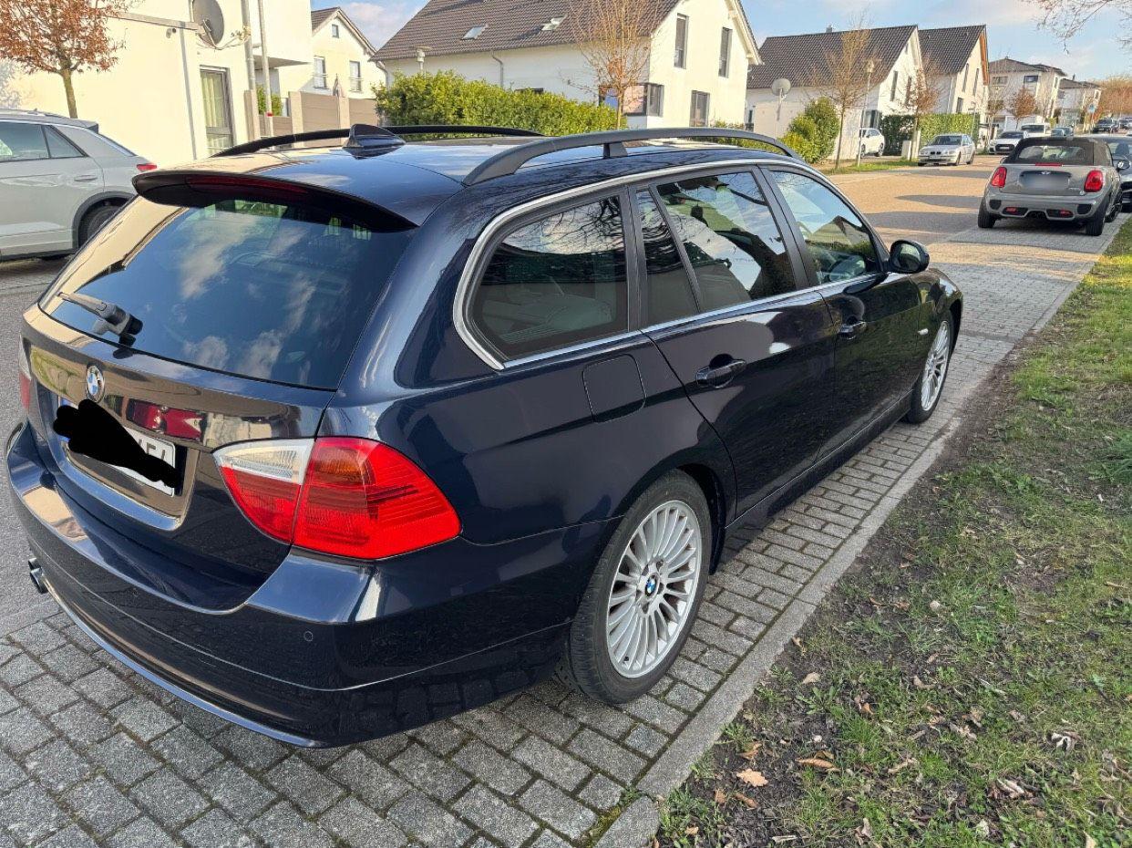 BMW 325 2006 — interior