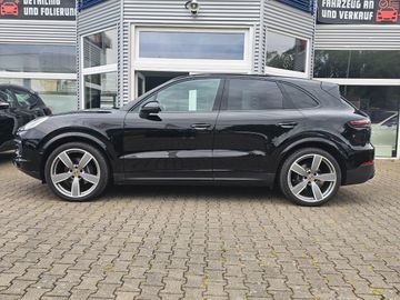 Porsche Cayenne - 9