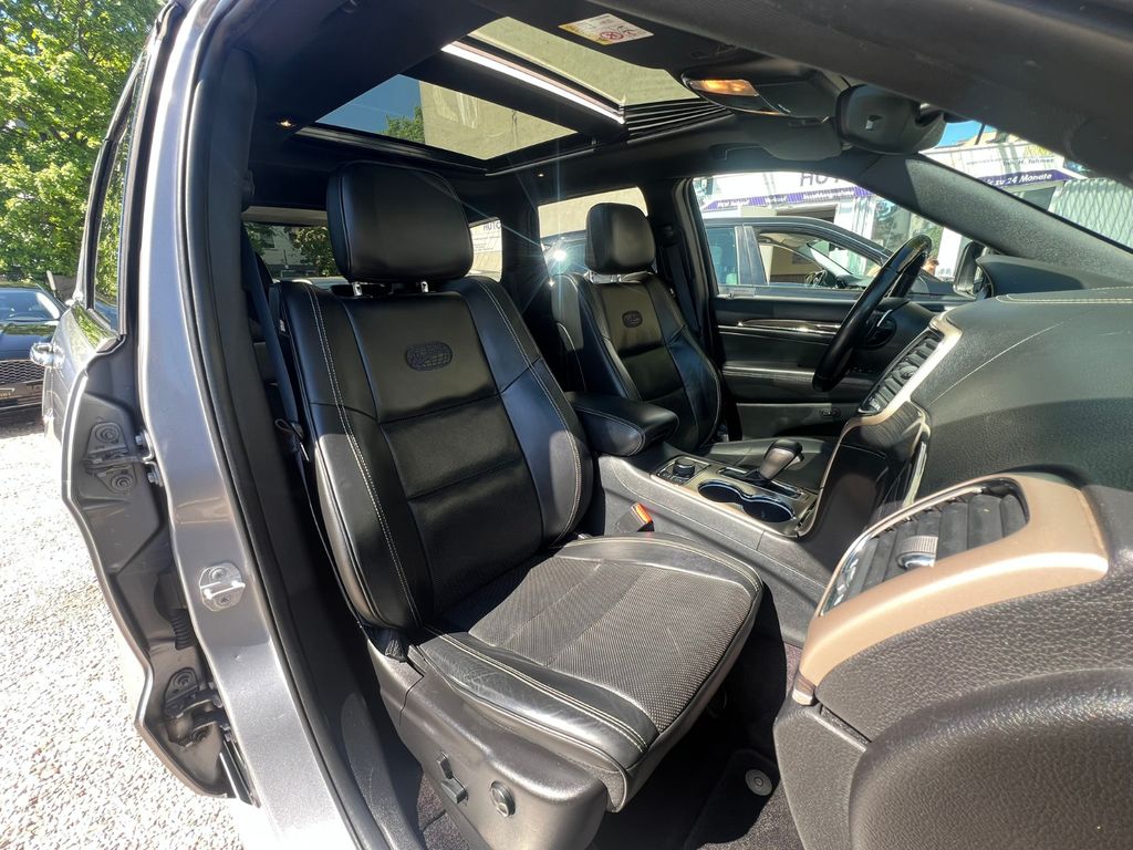 Jeep Grand Cherokee 3.0l V6  Overland Autom.*Panorama